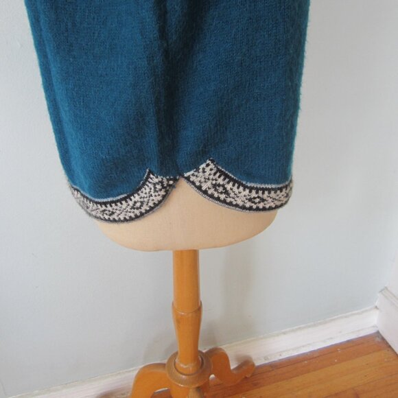 Alpaca Wool pullover sweater in royal blue size medium - Picture 5 of 5